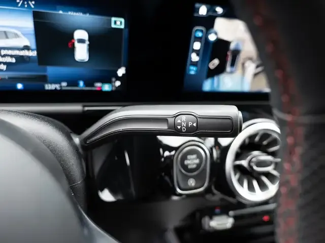 Mercedes-Benz GLA 220