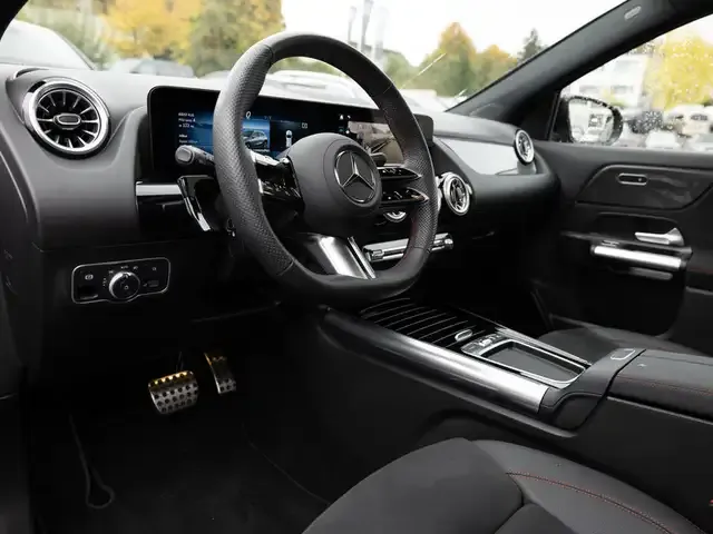 Mercedes-Benz GLA 220