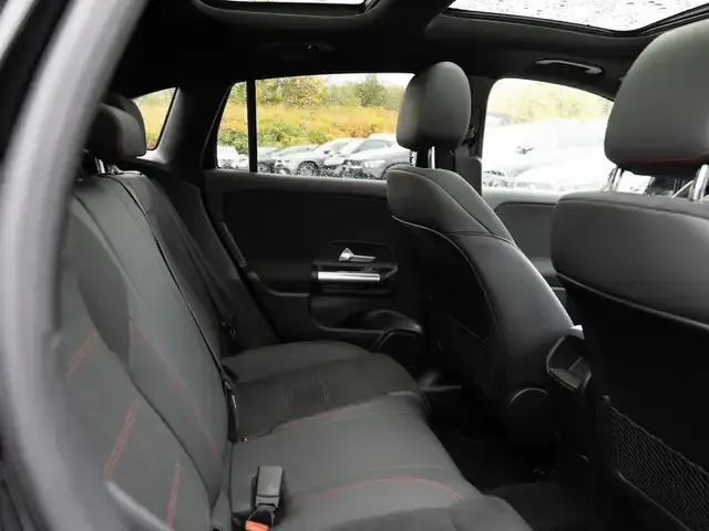 Mercedes-Benz GLA 220