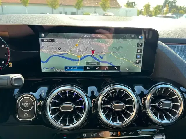 Mercedes-Benz GLA 180