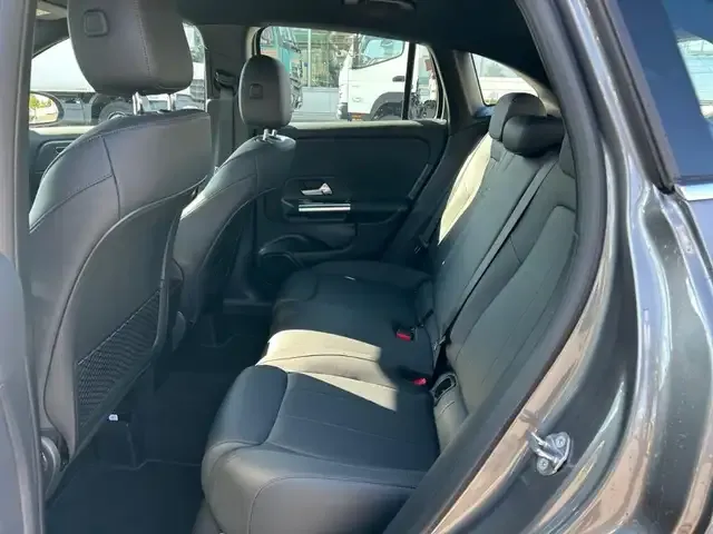 Mercedes-Benz GLA 180