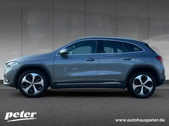 Mercedes-Benz GLA 180