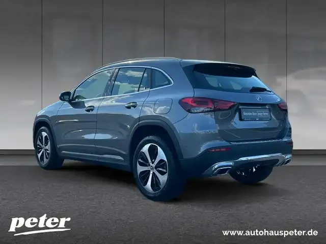 Mercedes-Benz GLA 180