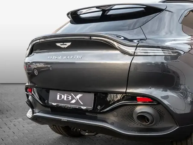 Aston Martin DBX