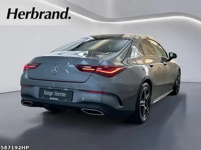 Mercedes-Benz CLA 220
