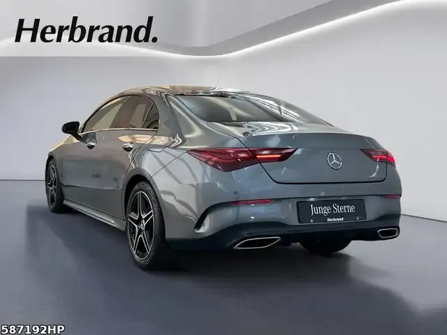 Mercedes-Benz CLA 220
