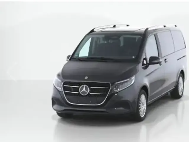 Mercedes-Benz V 220