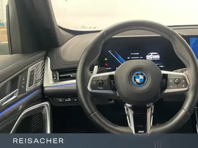 BMW iX1