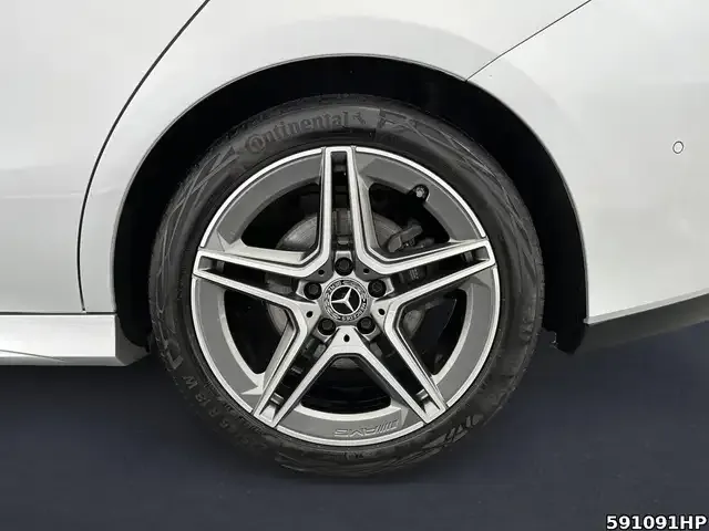 Mercedes-Benz CLA 220