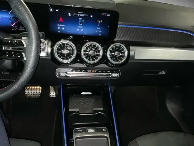 Mercedes-Benz GLB 200