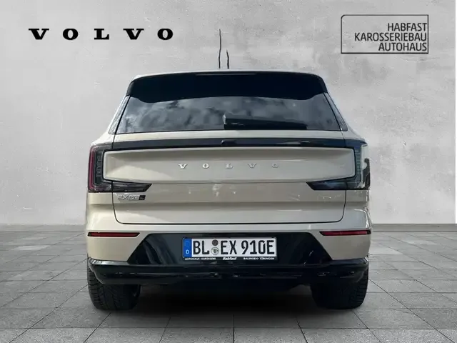 Volvo EX90