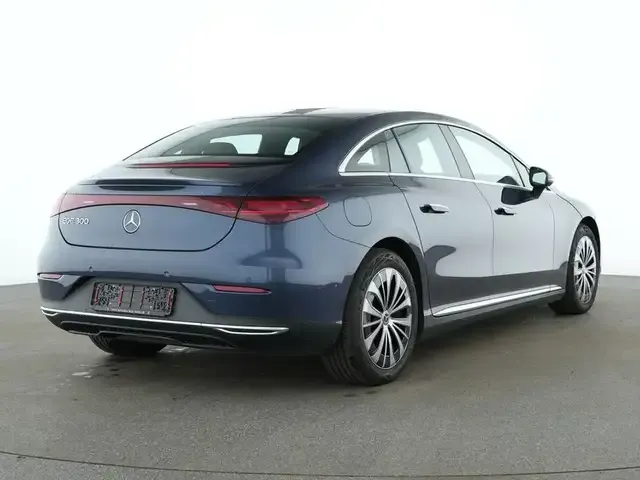 Mercedes-Benz EQE 300