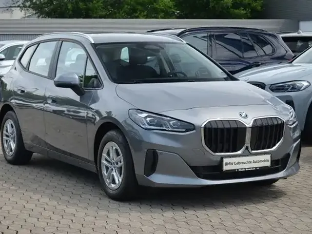 BMW 225