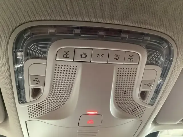 Mercedes-Benz V 220