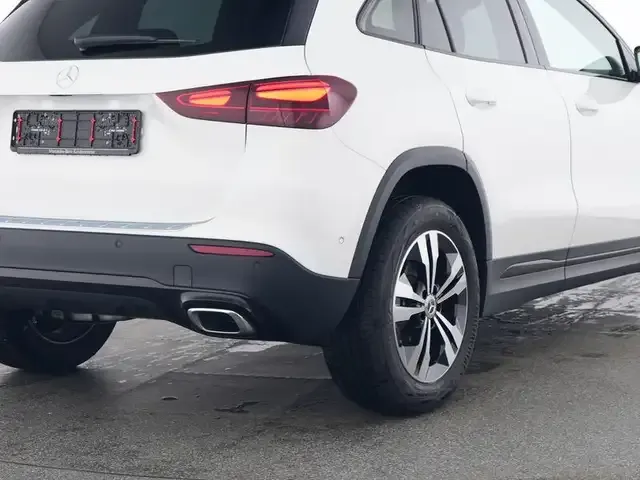 Mercedes-Benz GLA 180