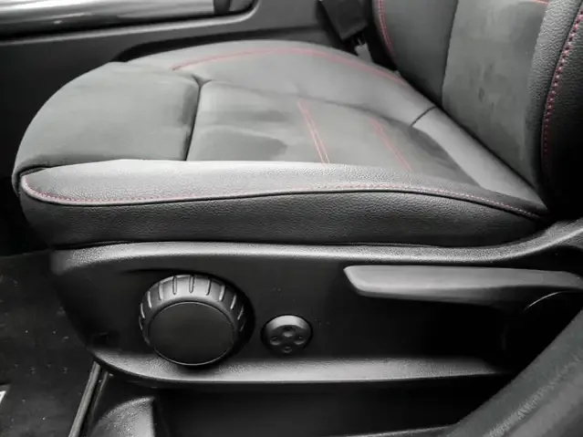 Mercedes-Benz GLA 220