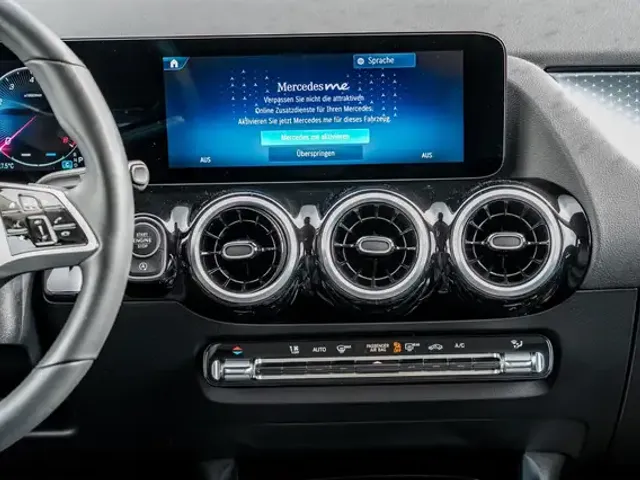 Mercedes-Benz B 180