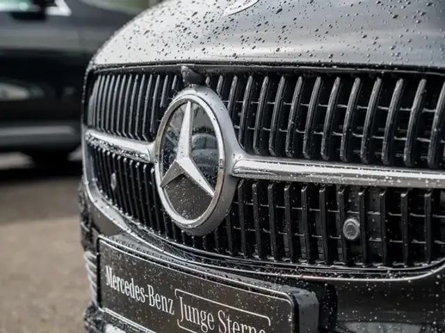 Mercedes-Benz B 180