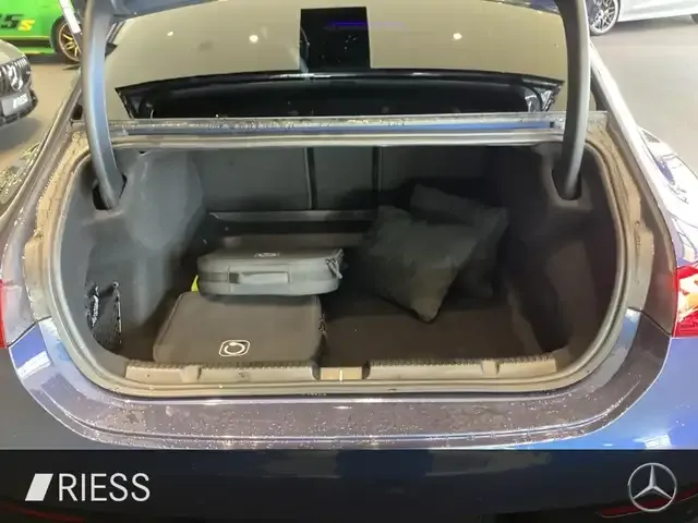 Mercedes-Benz EQE 500