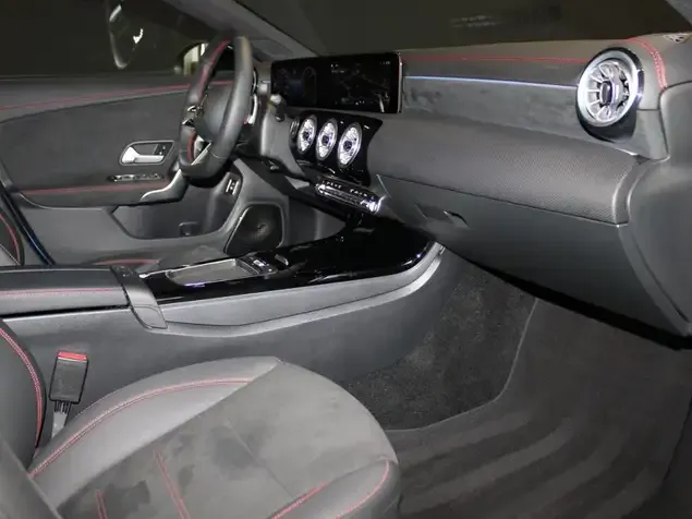 Mercedes-Benz CLA 220