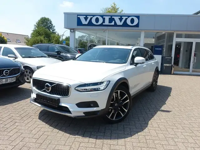 Volvo V90 Cross Country