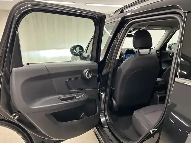 MINI One Countryman