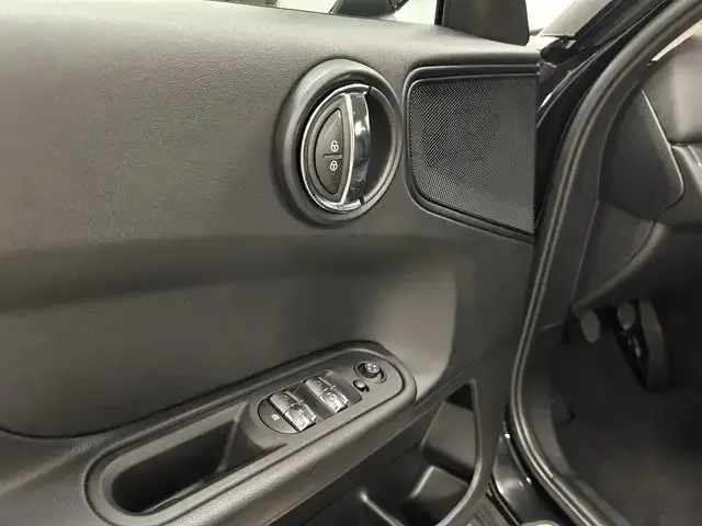 MINI One Countryman