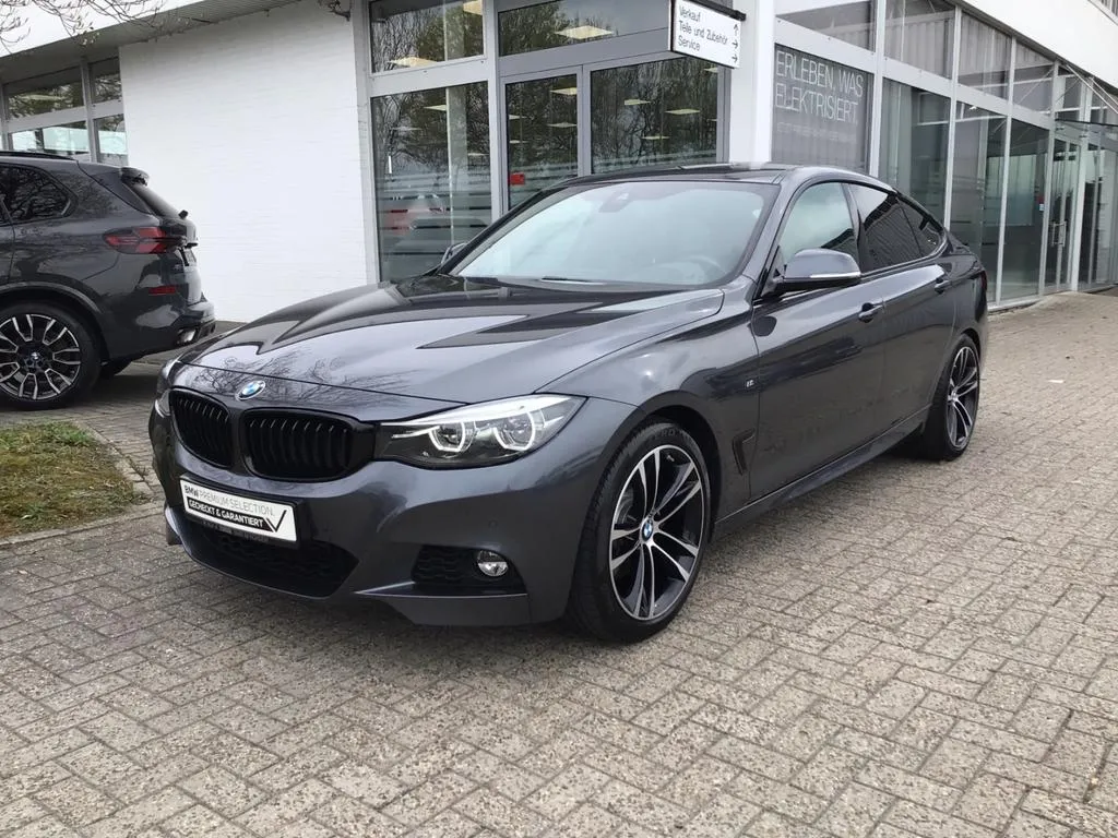 BMW 330
