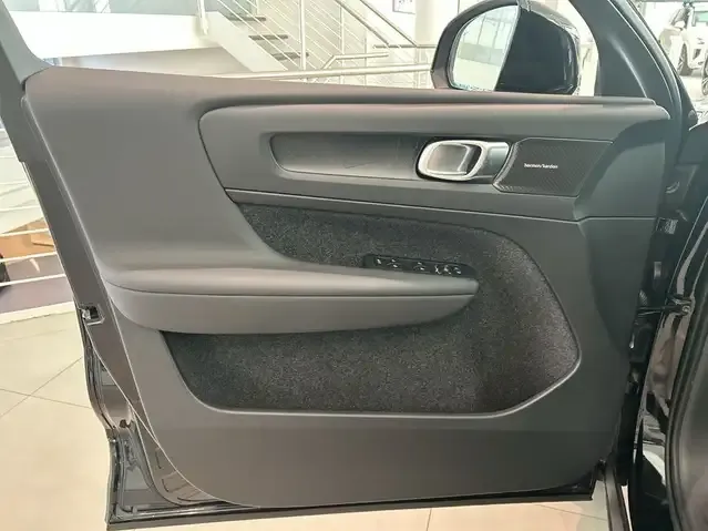 Volvo EX40