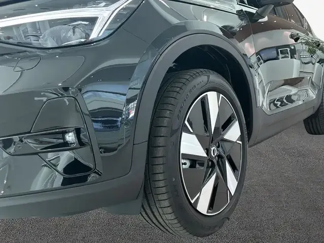 Volvo EX40