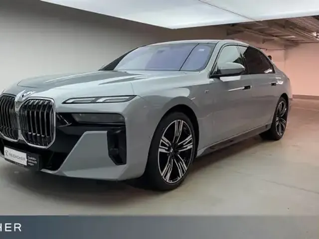 BMW 740