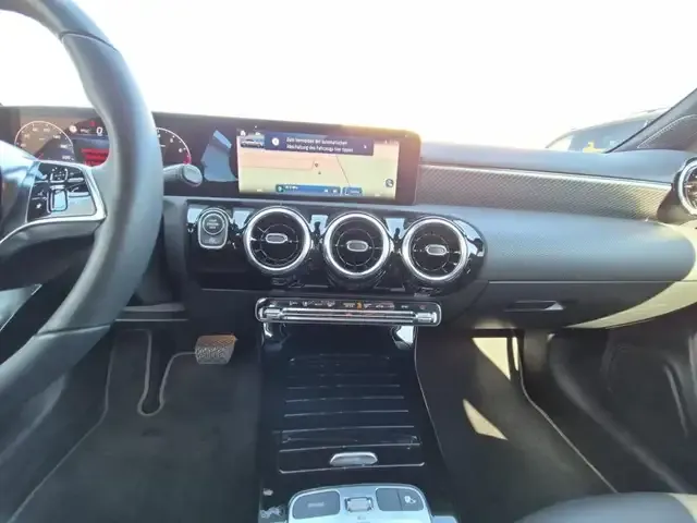 Mercedes-Benz A 220