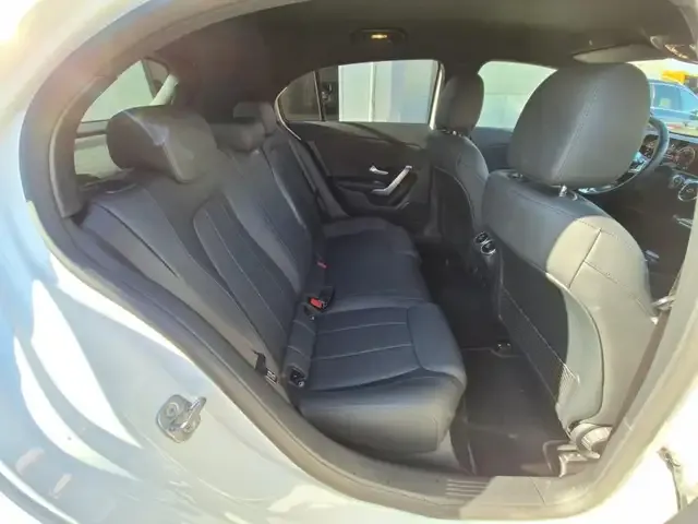 Mercedes-Benz A 220