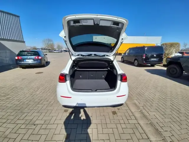 Mercedes-Benz A 220
