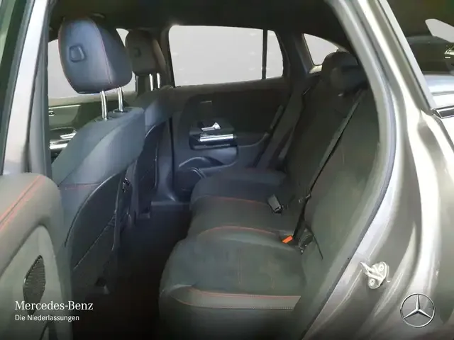 Mercedes-Benz EQA 300