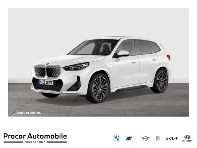 BMW iX1