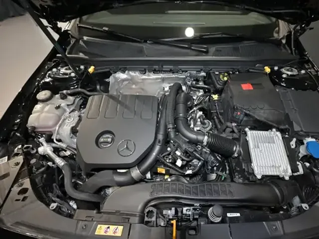 Mercedes-Benz CLA 200