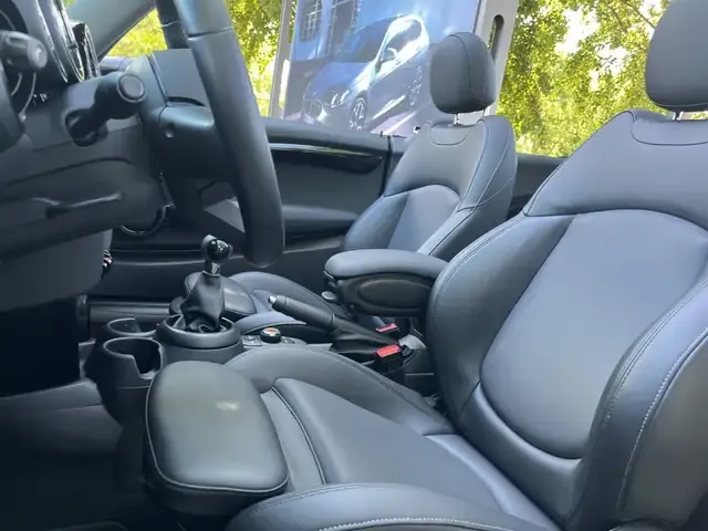 MINI Cooper Cabrio