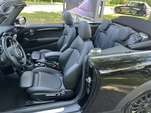 MINI Cooper Cabrio