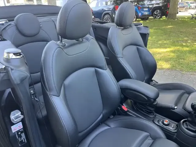 MINI Cooper Cabrio