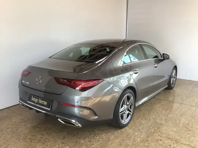 Mercedes-Benz CLA 200