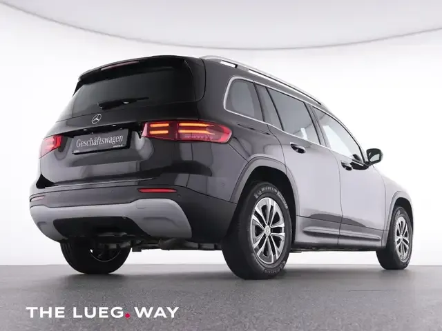 Mercedes-Benz GLB 180