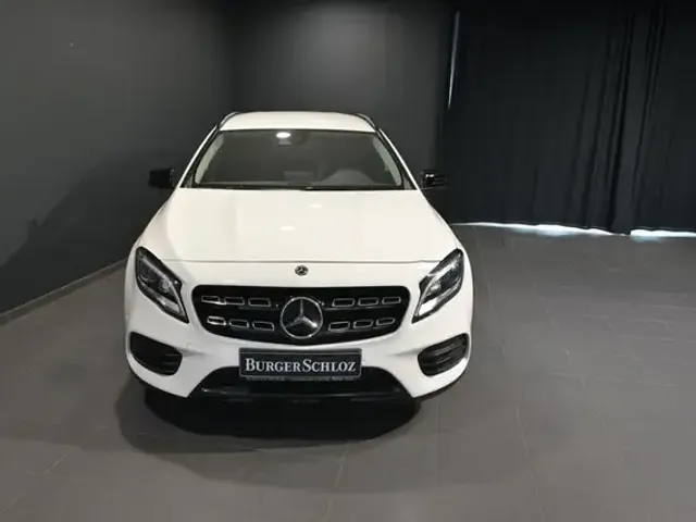 Mercedes-Benz GLA 200