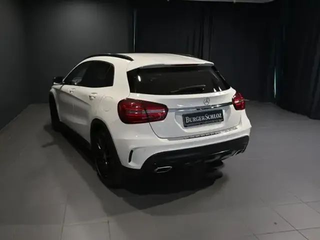 Mercedes-Benz GLA 200