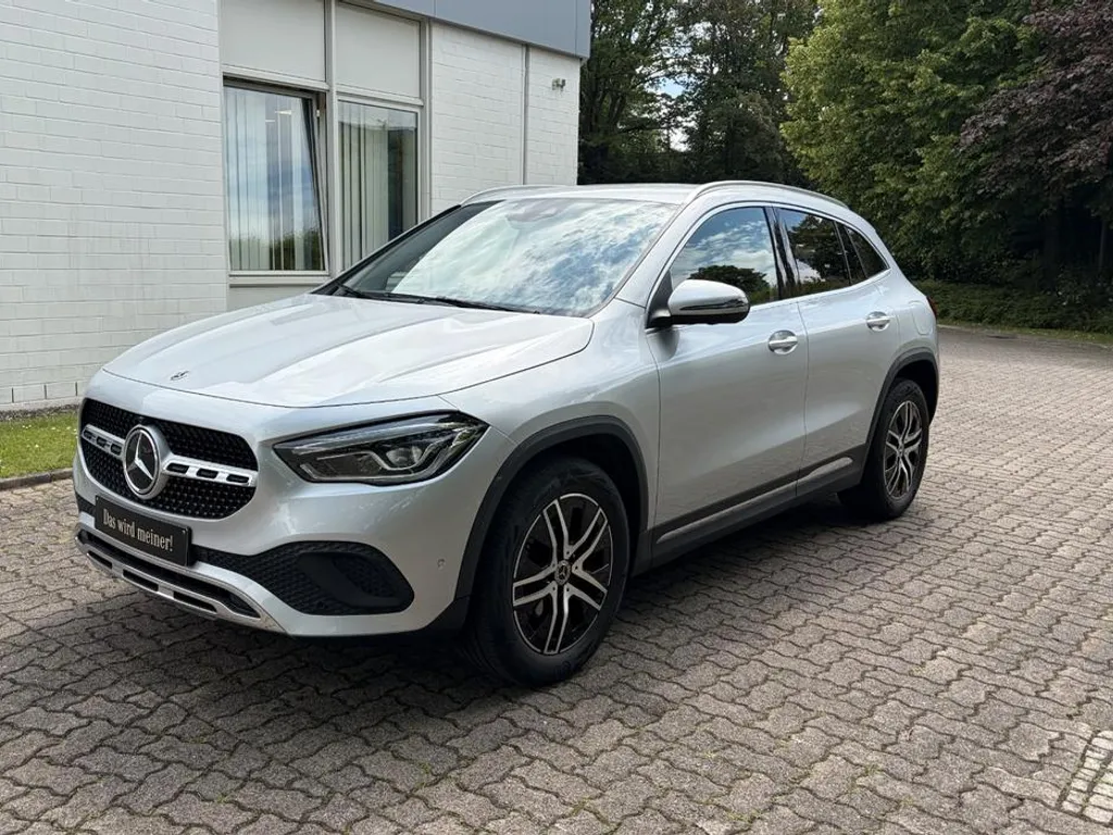 Mercedes-Benz GLA 180