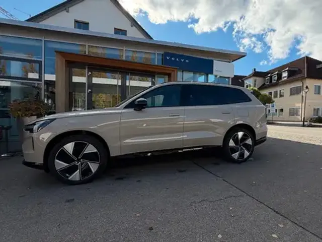 Volvo EX90
