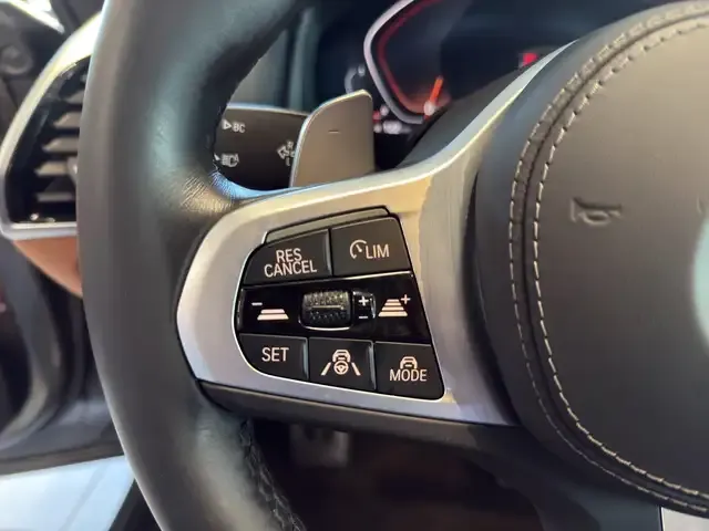 BMW 840
