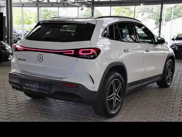 Mercedes-Benz EQA 250