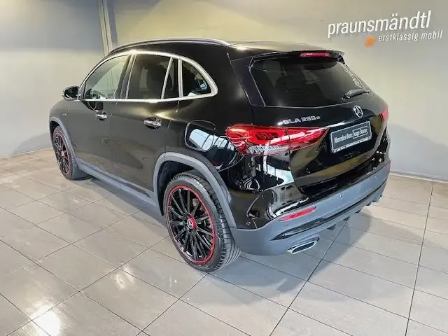 Mercedes-Benz GLA 250