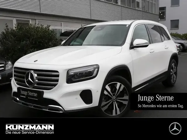 Mercedes-Benz GLB 220